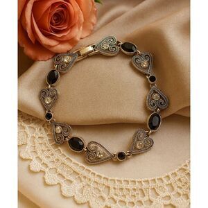 90s Vintage Womens Black Silver Tone Heart Shaped Clasp Charm Bracelet Romantic